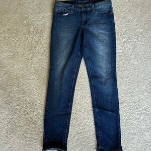 Mott & Bow women’s skinny jeans. Mid rise. Size 27